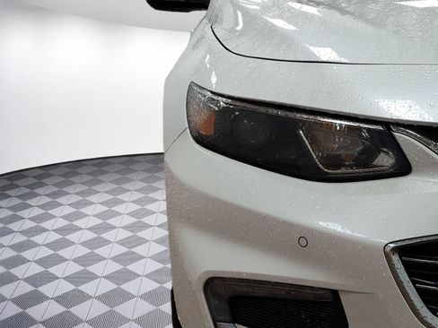 Used 2016 Chevrolet Malibu Hybrid w/ Leather Package image 10