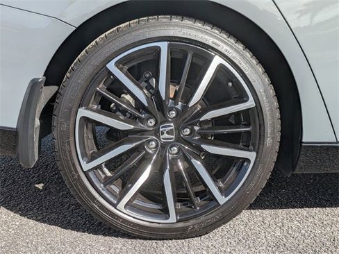 Used 2025 Honda Accord Touring image 13