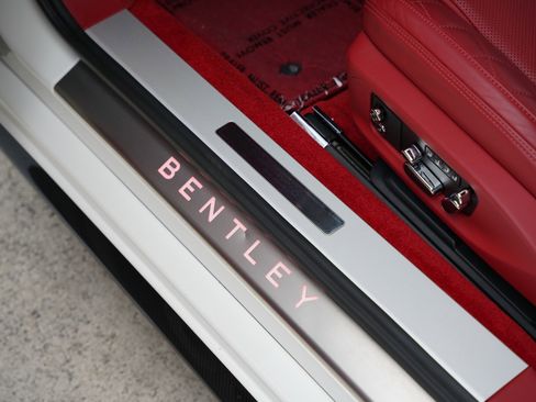 Used 2020 Bentley Continental GT image 12