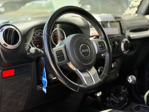 Used 2016 Jeep Wrangler Rubicon AWD/4WD image 20
