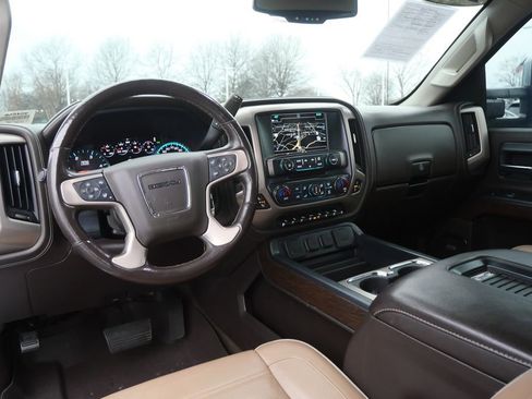 Used 2018 GMC Sierra 2500 Denali w/ Duramax Plus Package image 18