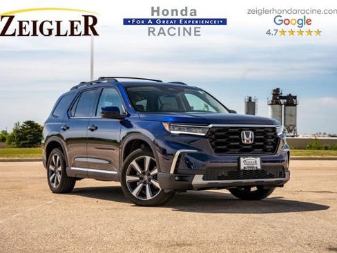 Used 2025 Honda Pilot Touring image 1