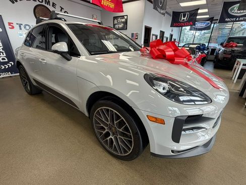 Used 2021 Porsche Macan S AWD/4WD image 19