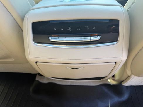 Used 2021 Cadillac Escalade Premium Luxury Platinum AWD/4WD image 31