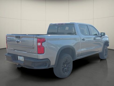 Used 2023 Chevrolet Silverado 1500 ZR2 w/ Technology Package image 8