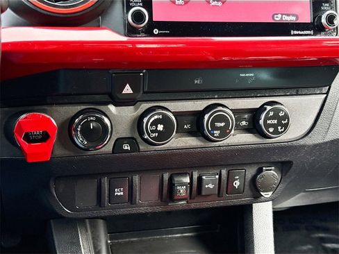 Used 2020 Toyota Tacoma TRD Off-Road image 24