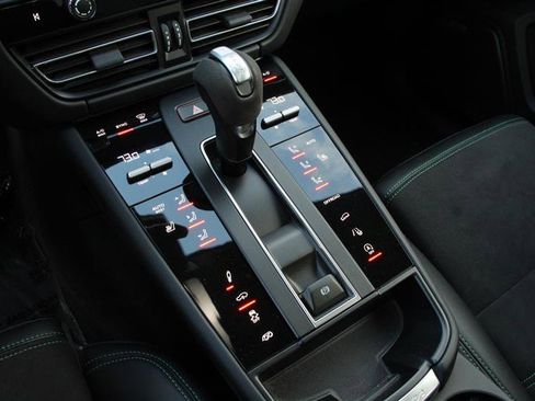 Used 2023 Porsche Macan GTS image 32