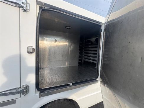 Used 2014 Chevrolet Express 3500 image 38