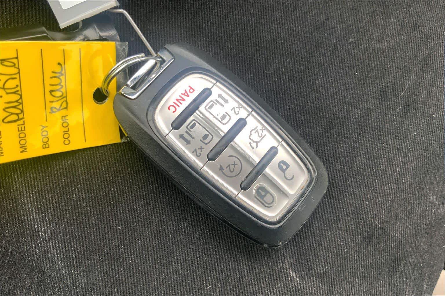 Used 2024 Chrysler Pacifica Touring-L FWD image 13