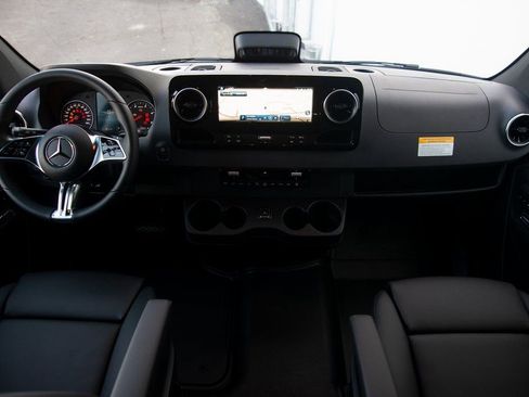 New 2025 Mercedes-Benz Sprinter 2500 image 29
