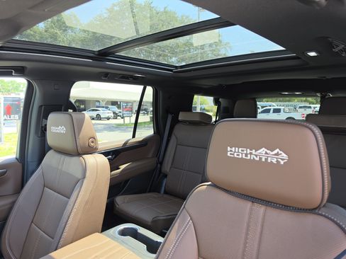 New 2026 Chevrolet Tahoe High Country w/ Sun And Tow Package AWD/4WD image 27