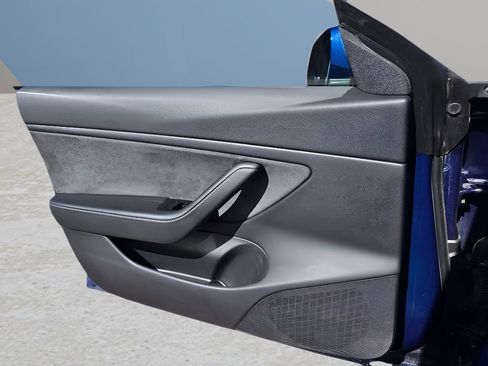 Used 2019 Tesla Model 3 Standard Range Plus image 16