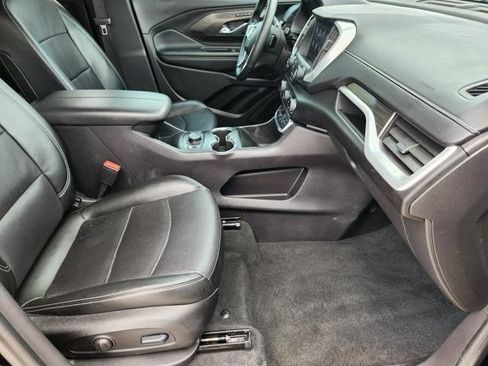 Used 2024 GMC Terrain SLT FWD image 12