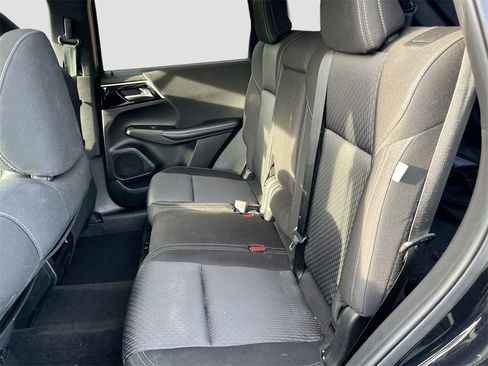 Used 2024 Mitsubishi Outlander ES image 23