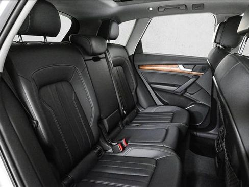 Used 2022 Audi Q5 2.0T Premium image 21