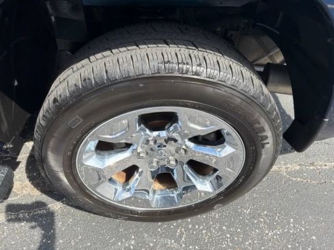 Used 2019 RAM 1500 Big Horn AWD/4WD image 9