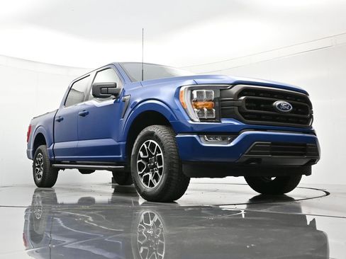 Certified 2022 Ford F150 XLT w/ Equipment Group 302A High image 43