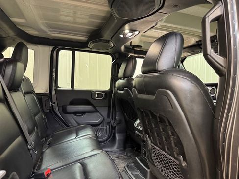 Used 2022 Jeep Wrangler Unlimited Rubicon w/ Xtreme Recon 35" Tire Package AWD/4WD image 23