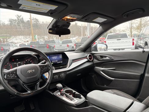 Used 2024 Chevrolet Trax RS w/ Driver Confidence Package image 15