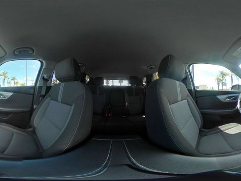 Used 2025 Chevrolet Blazer LT FWD image 43