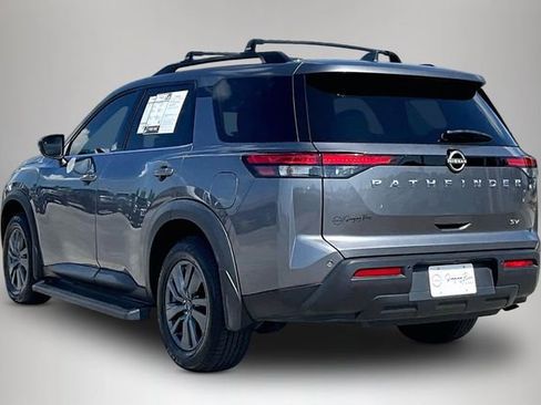 Used 2022 Nissan Pathfinder SV FWD image 4