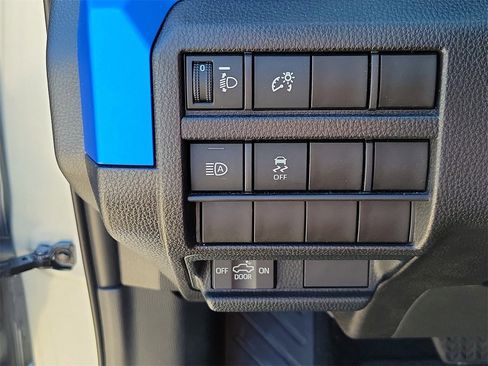 Used 2025 Toyota Tacoma TRD Off-Road image 29