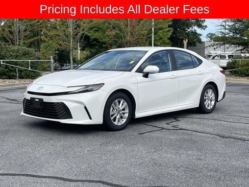Used 2025 Toyota Camry LE FWD image 1