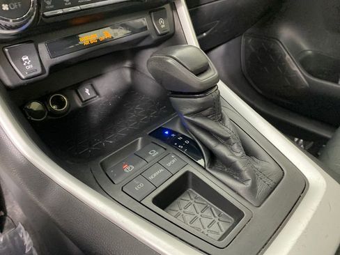 Certified 2021 Toyota RAV4 XLE image 23