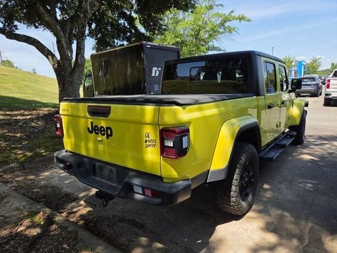 Used 2024 Jeep Gladiator Sport AWD/4WD image 4