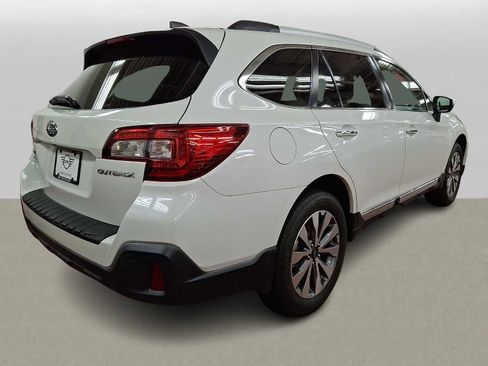 Used 2019 Subaru Outback 2.5i Touring image 4