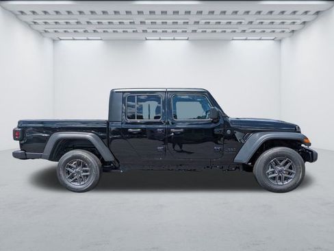 New 2025 Jeep Gladiator Sport AWD/4WD image 3