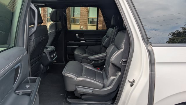 Used 2025 Ford Expedition Max Platinum w/ Stealth Appearance Package AWD/4WD image 5
