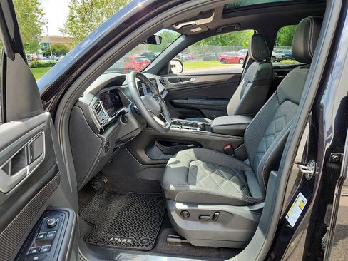 Used 2024 Volkswagen Atlas Cross Sport SE w/ Panoramic Sunroof Package AWD/4WD image 14