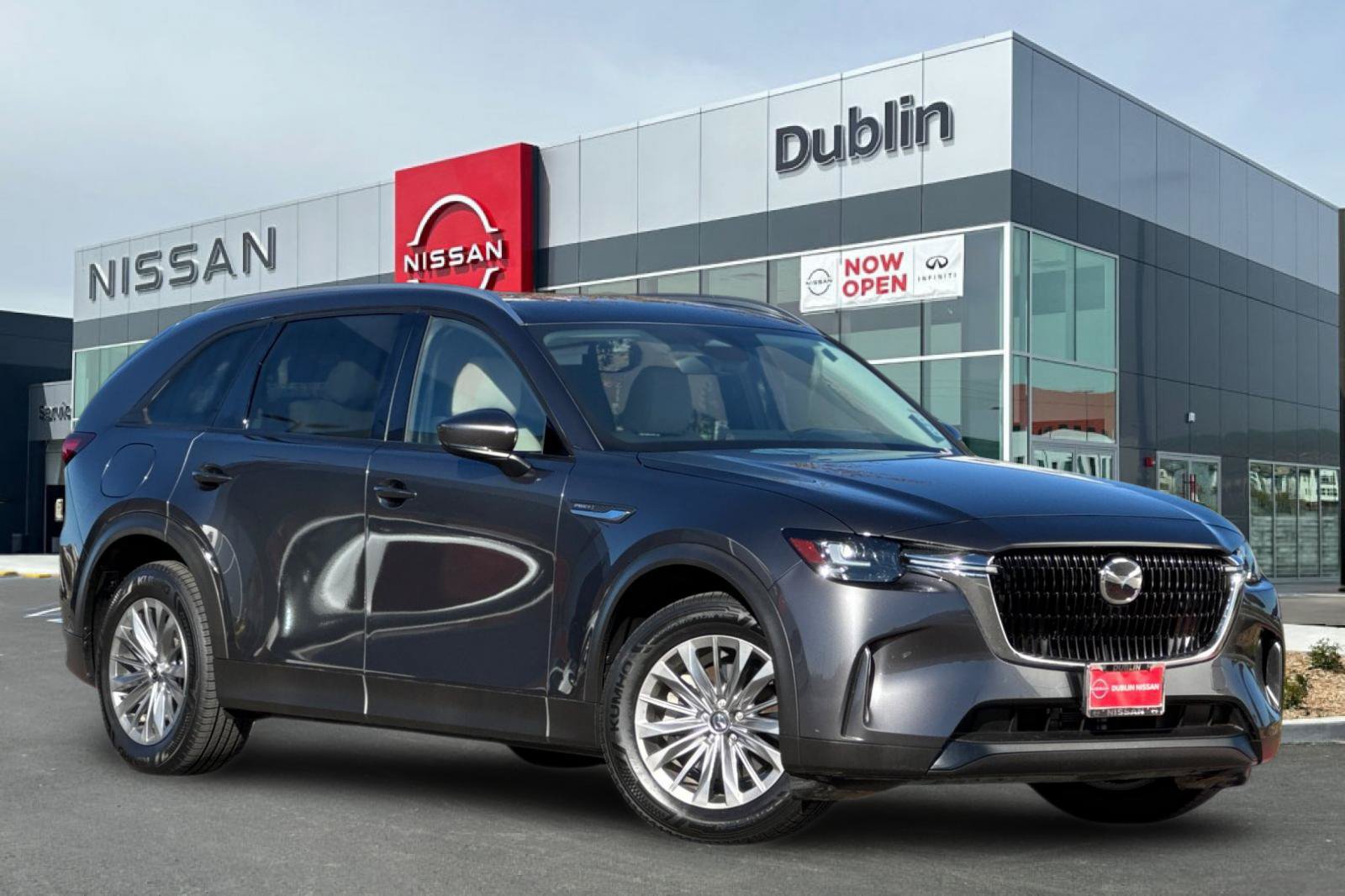 Used 2024 MAZDA CX-90 Plug-In Hybrid w/ Preferred AWD/4WD image 2