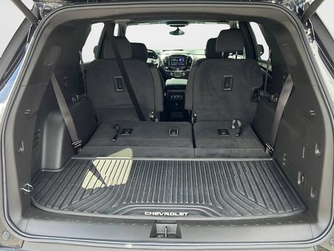 Used 2023 Chevrolet Traverse LT FWD image 26