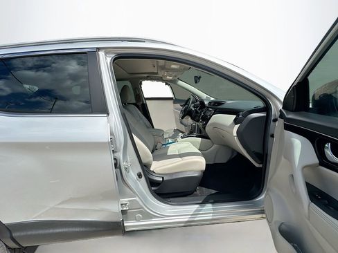 Used 2019 Nissan Rogue Sport SL w/ Premium Package FWD image 32