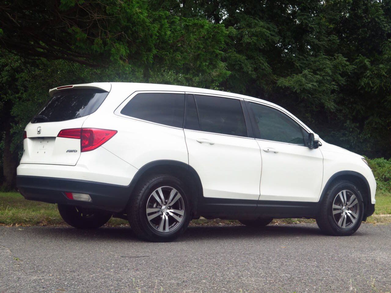 Used 2017 Honda Pilot EX-L image 4