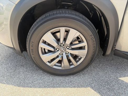 Used 2024 Nissan Pathfinder SV AWD/4WD image 32