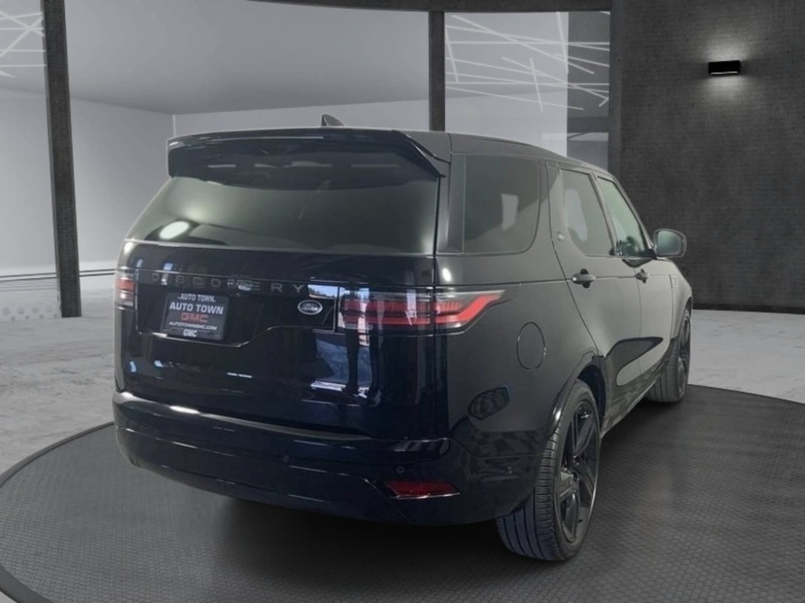 Used 2023 Land Rover Discovery S R-Dynamic AWD/4WD image 4