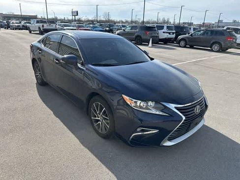 Used 2017 Lexus ES 350 w/ Navigation System Package image 20