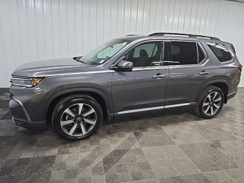 Used 2023 Honda Pilot Elite image 6