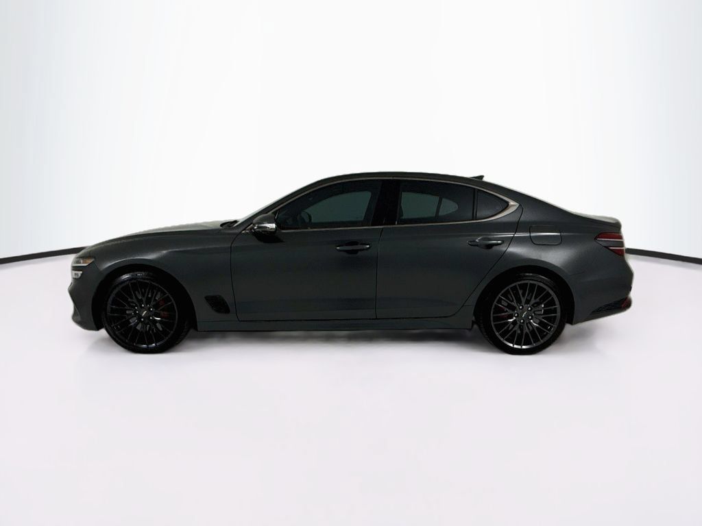 Used 2022 Genesis G70 3.3T Launch Edition RWD image 2