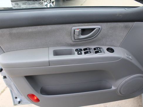 Used 2008 Kia Sorento 4WD image 18