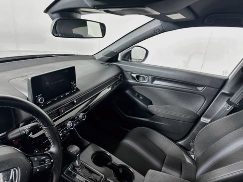 Used 2025 Honda Civic Sport image 6
