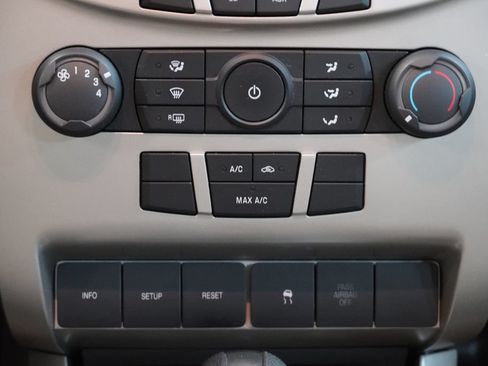 Used 2011 Ford Focus SE FWD image 21
