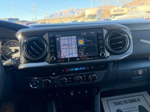 Used 2023 Toyota Tacoma TRD Sport w/ TRD Premium Sport Package AWD/4WD image 18