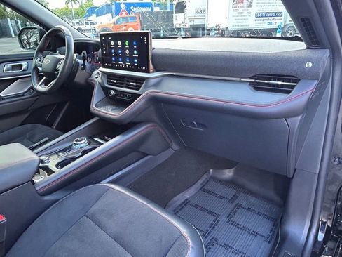 Used 2025 Ford Explorer ST image 28