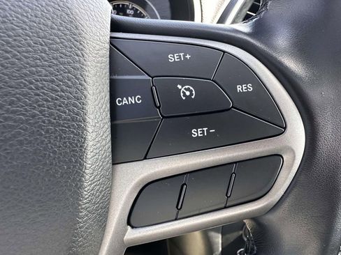 Used 2020 Jeep Cherokee Limited AWD/4WD image 19