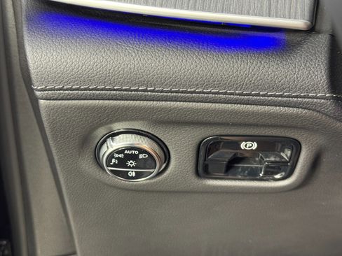 Used 2023 Mercedes-Benz EQE 500 4MATIC SUV image 19