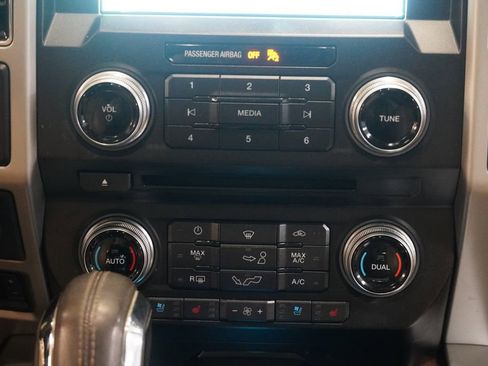 Used 2018 Ford F150 XLT w/ Equipment Group 302A Luxury image 12